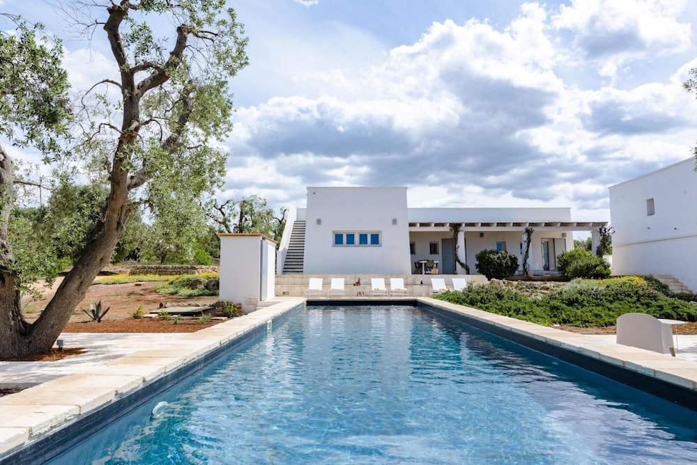 Villa F ra view 2