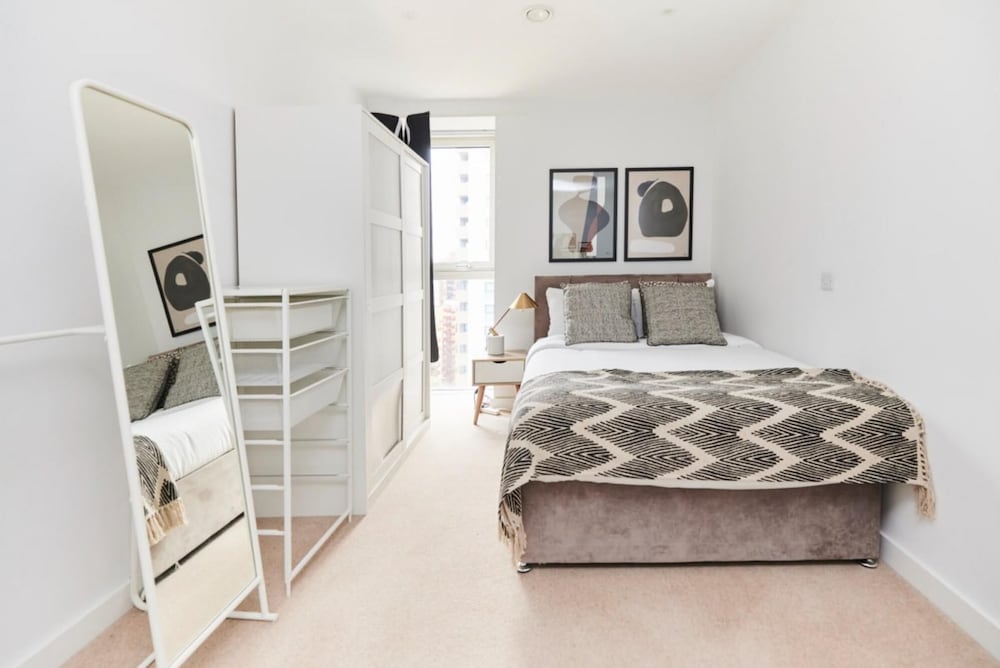 The Elephant and Castle Escape - Cozy 2bdr Flat With Parking Balcony
