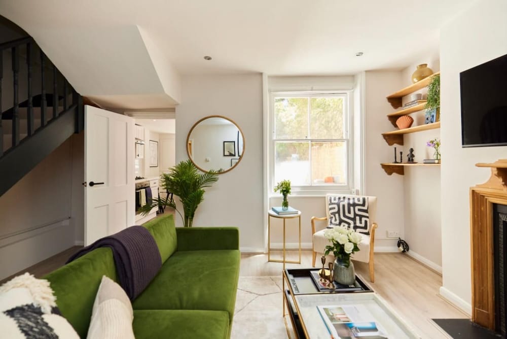 The Hammersmith and Fulham Wonder - Trendy 3bdr Flat With Garden