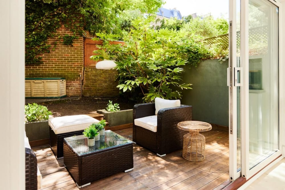 The Lanhill Road Crib - Dazzling 2bdr Flat With Garden