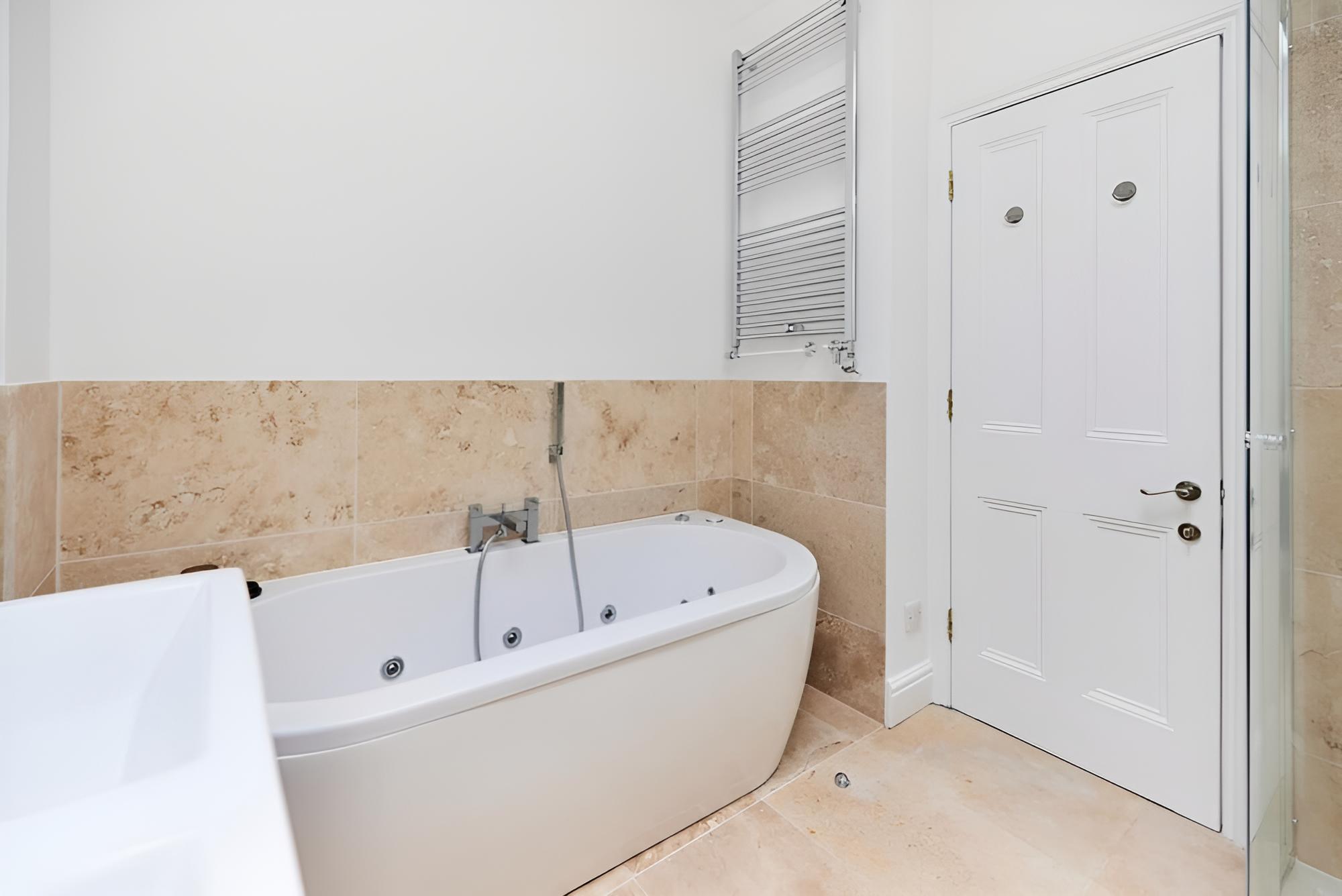 The Kensington Chelsea Escape - Stunning 5bdr With Patio Terrace