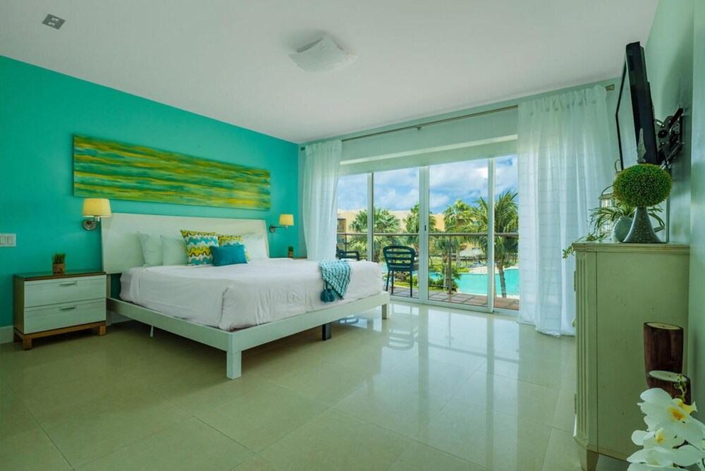 2BR 3BA Condo on Eagle Beach w Amazing Amenities