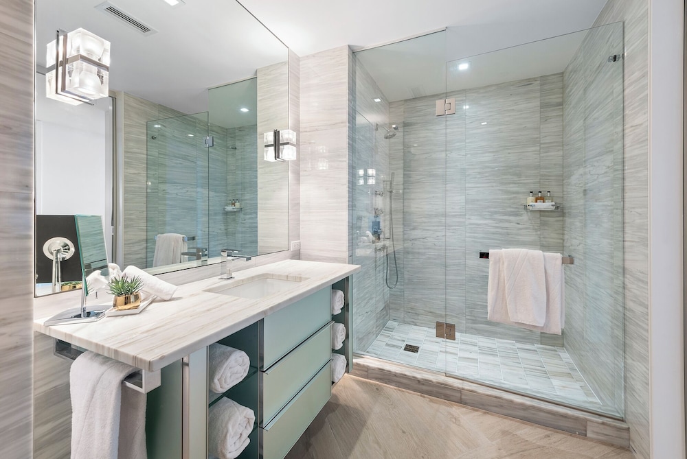 Luxury Vacation Rentals in South Beach by LRMB