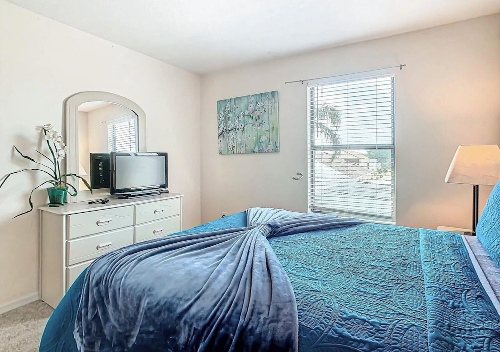 Coco Villa Stay for 10 w/ Resort-style Amenities