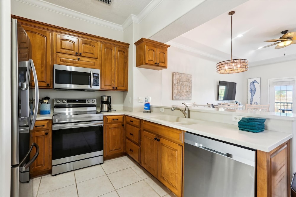 Beachside Bliss: 3BR Coastal Condo w/ Pools & Patio in St. Augustine