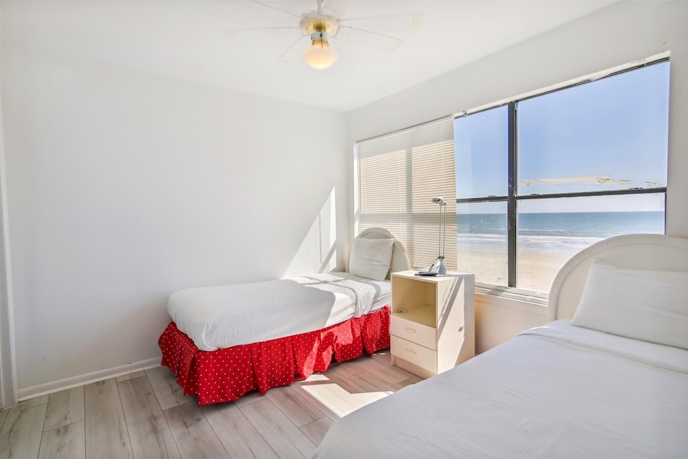 Pirates' Beach Retreat view 4