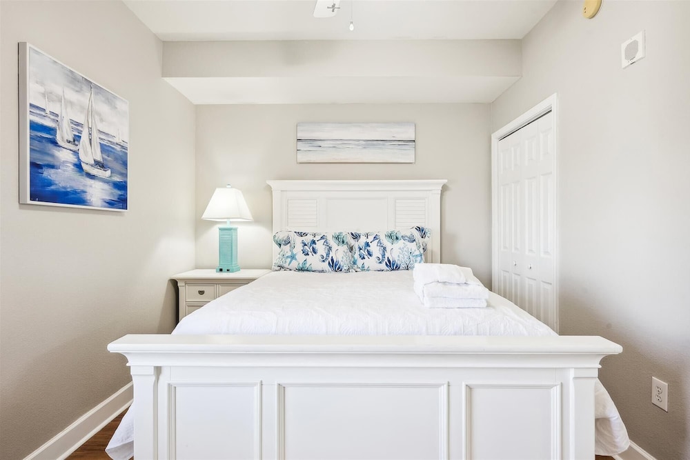 Tidewater by Book That Condo