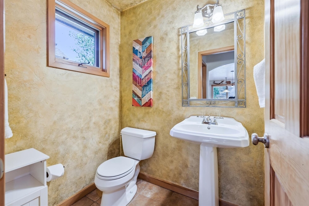 Legend Lake Lookout 4 Bedroom Home