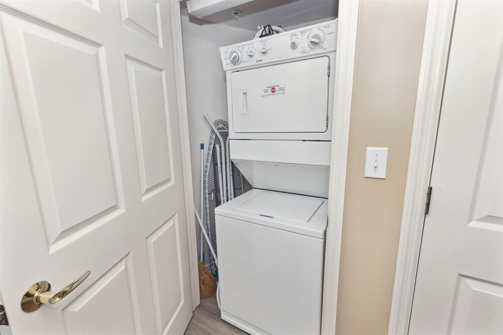 Seacrest 604 is a 2 BR Gulf Front on Okaloosa Island by RedAwning