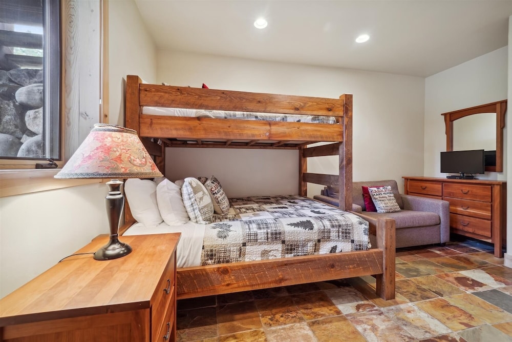 Cucumber Patch 44 4 Bedroom Townhouse by RedAwning