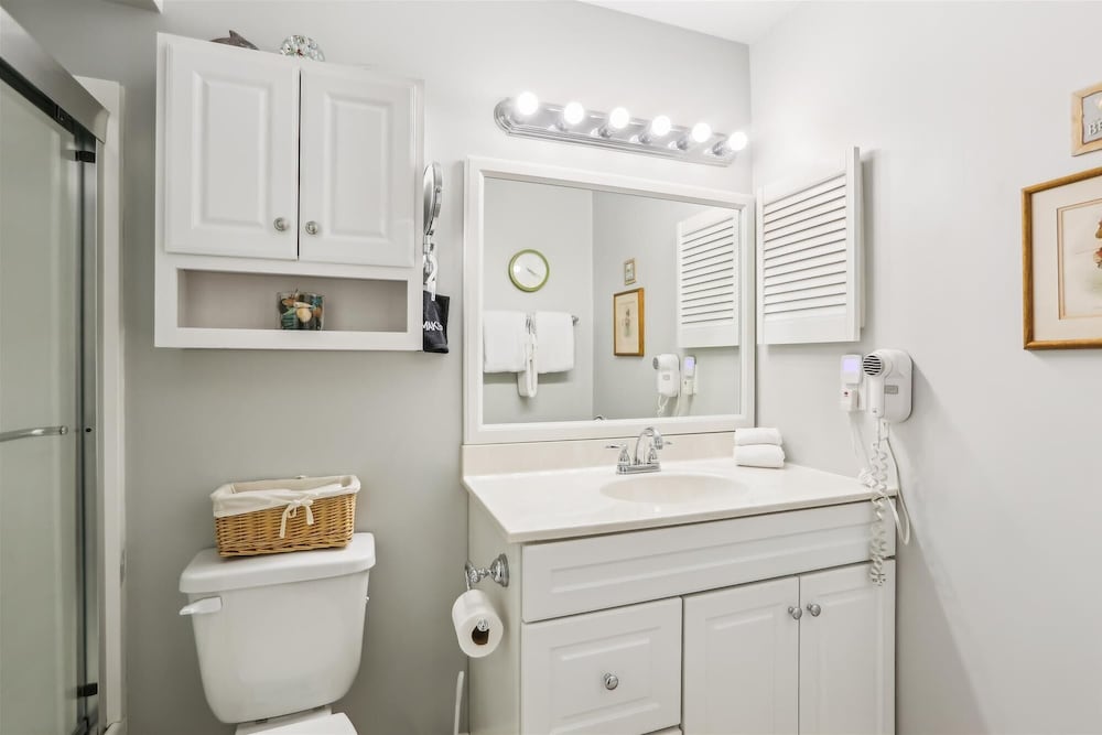 Hibiscus H104: Cozy Island Retreat With Comfort & Charm