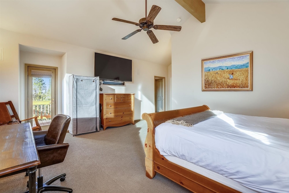 Charter Ridge 10 4 Bedroom Townhouse by RedAwning