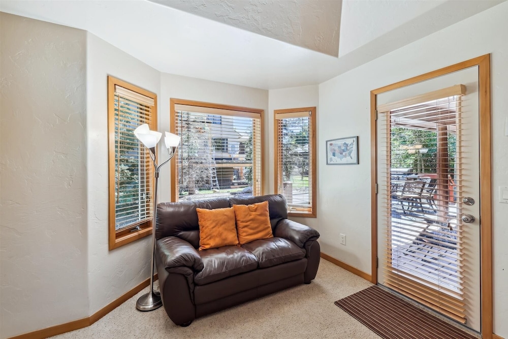 Legend Lake Lookout 4 Bedroom Home