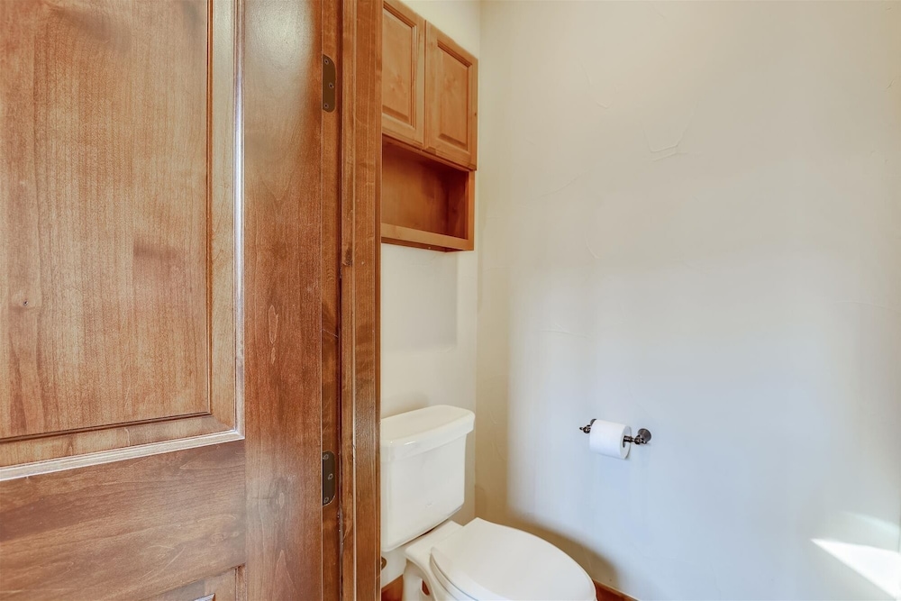 Baldy Mountain Overlook 4 Bedroom Townhouse by RedAwning