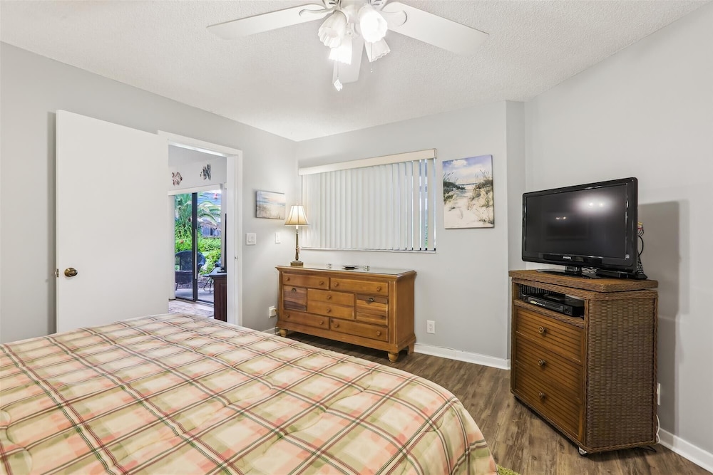 Hibiscus H104: Cozy Island Retreat With Comfort & Charm