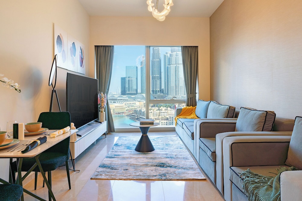 Full Burj Khalifa & Fountain View Show