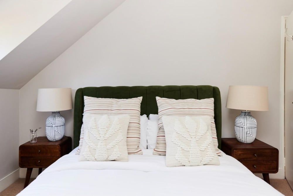 The Lambeth Arms - Prestigious 3bdr Flat