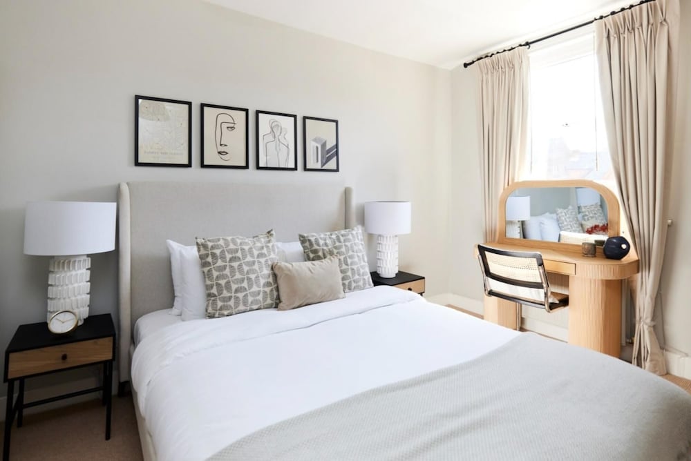 The Lambeth Arms - Prestigious 3bdr Flat