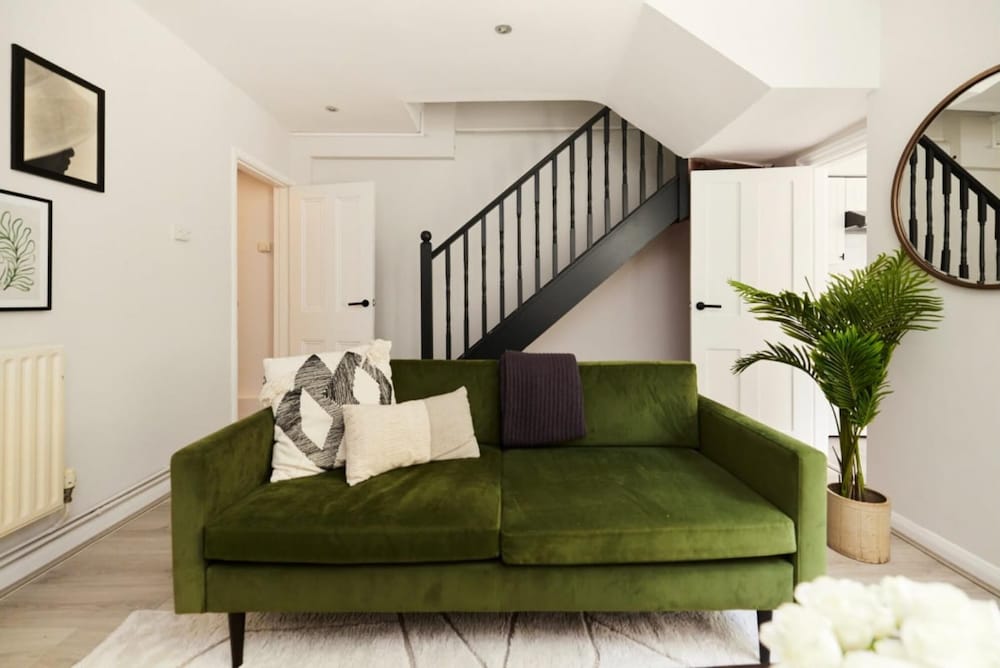 The Hammersmith and Fulham Wonder - Trendy 3bdr Flat With Garden