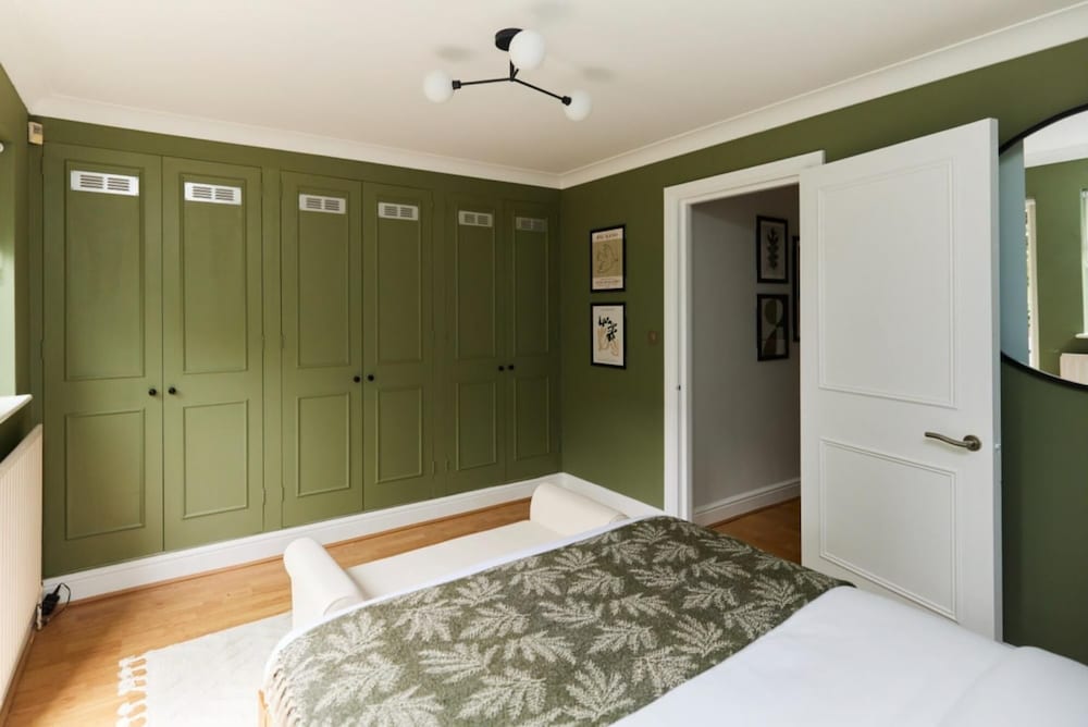 The Putney Getaway - Bewitching 1bdr Flat With Patio
