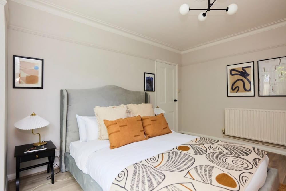 The Hammersmith and Fulham Wonder - Trendy 3bdr Flat With Garden