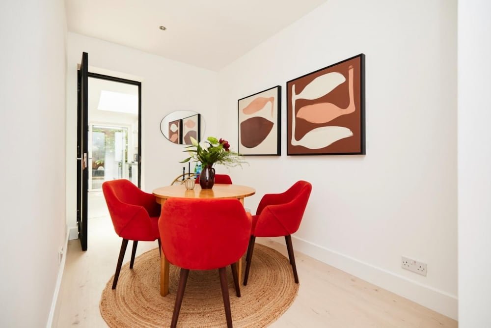 The Lanhill Road Crib - Dazzling 2bdr Flat With Garden