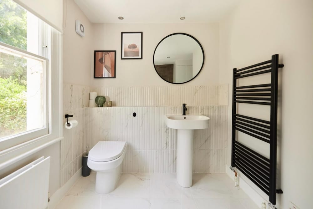 The Hammersmith and Fulham Wonder - Trendy 3bdr Flat With Garden