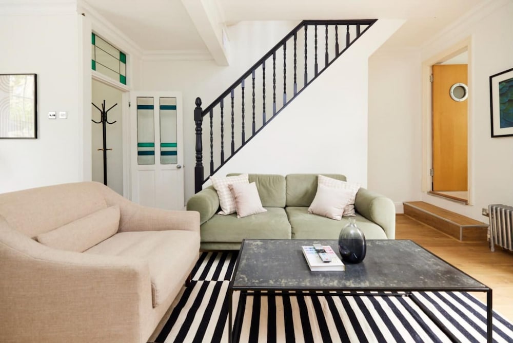 The London Getaway - Seductive 3bdr House With Garden