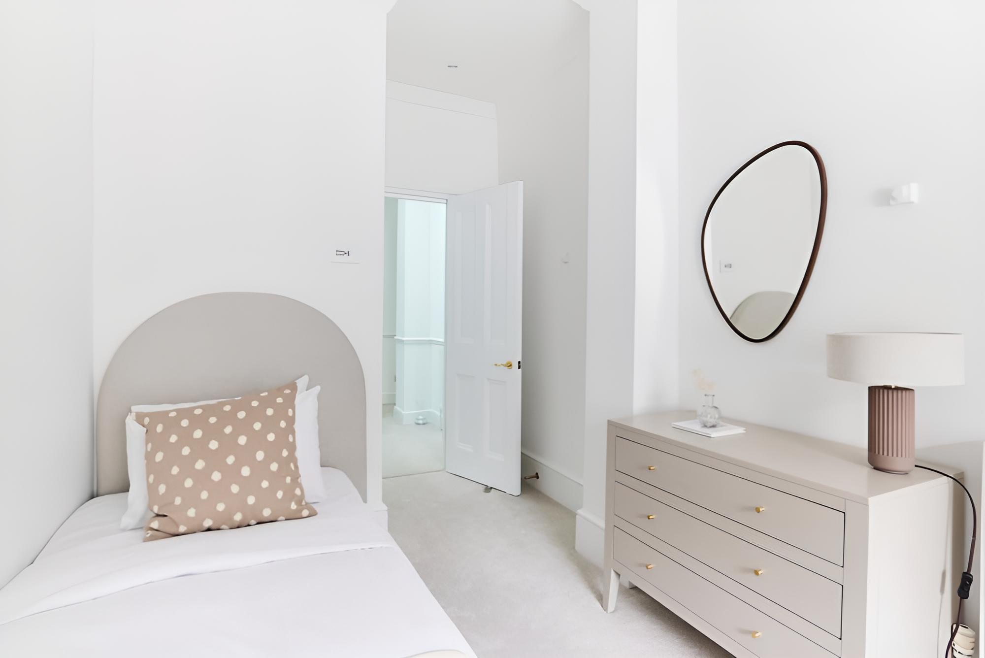 The Kensington Chelsea Escape - Stunning 5bdr With Patio Terrace
