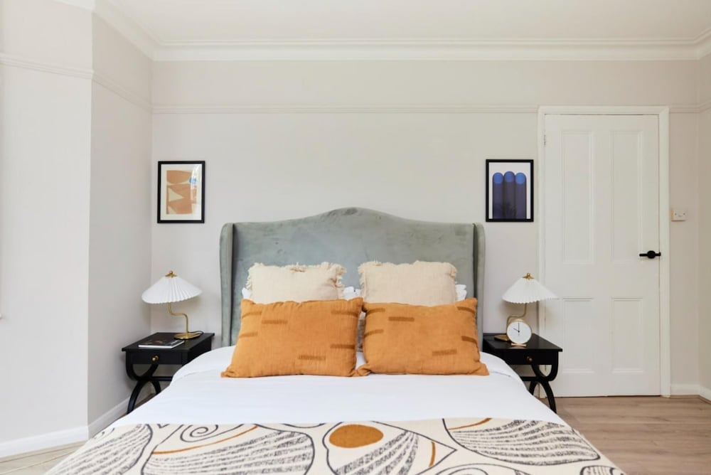 The Hammersmith and Fulham Wonder - Trendy 3bdr Flat With Garden