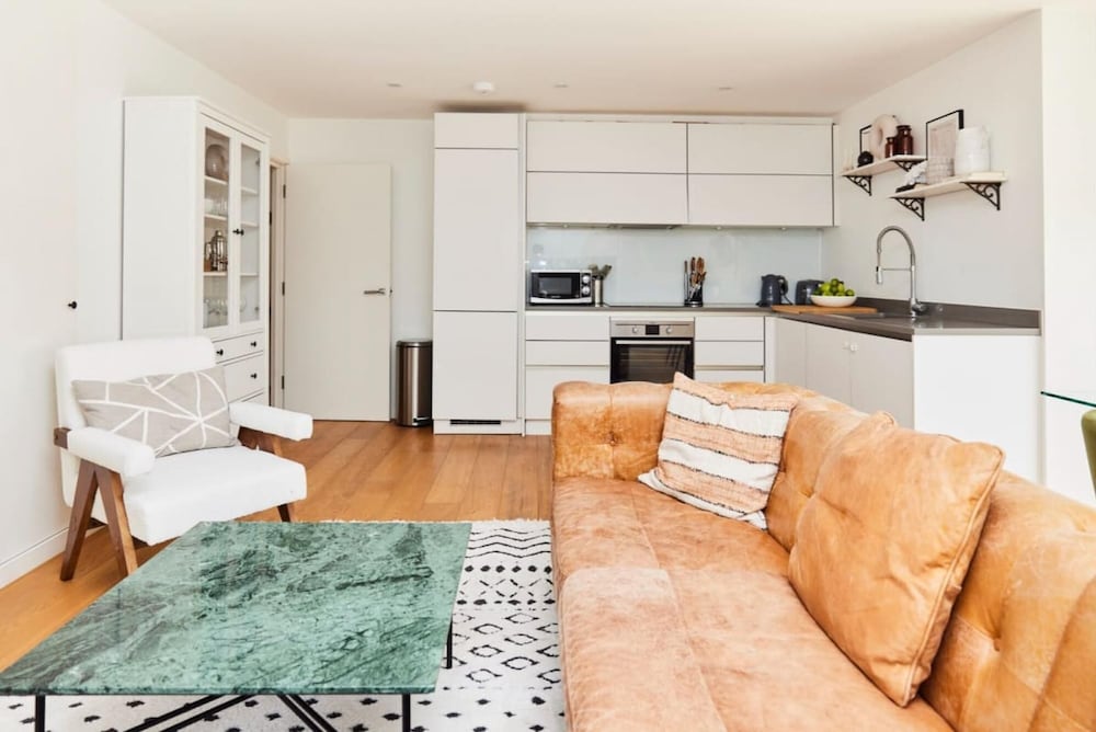 The Copenhagen Place - Enchanting 2bdr Flat With Balcony