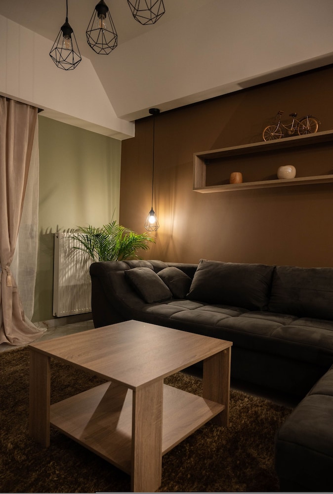 Aurora Breeze Trikala Town