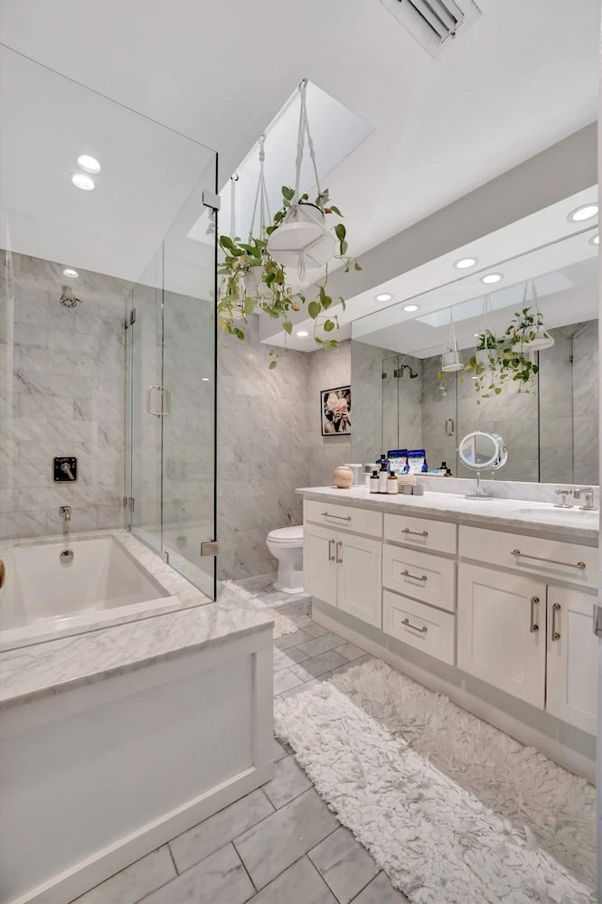 The Royale 2B 4B Luxury Garden Pool Yoga Room