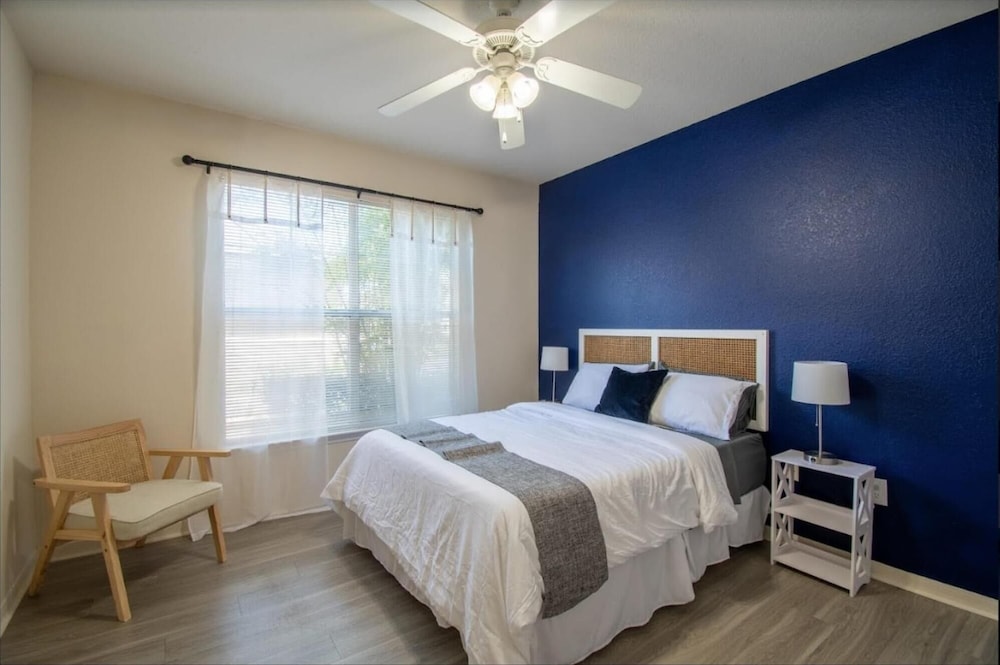 Jacksonville Vacations - Superb Location Luxury Amenities - Property Image 1