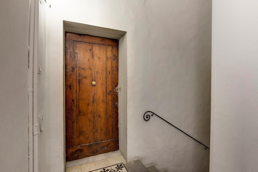 Mezzo 24 in Firenze With 2 Bedrooms and 1 Bathrooms
