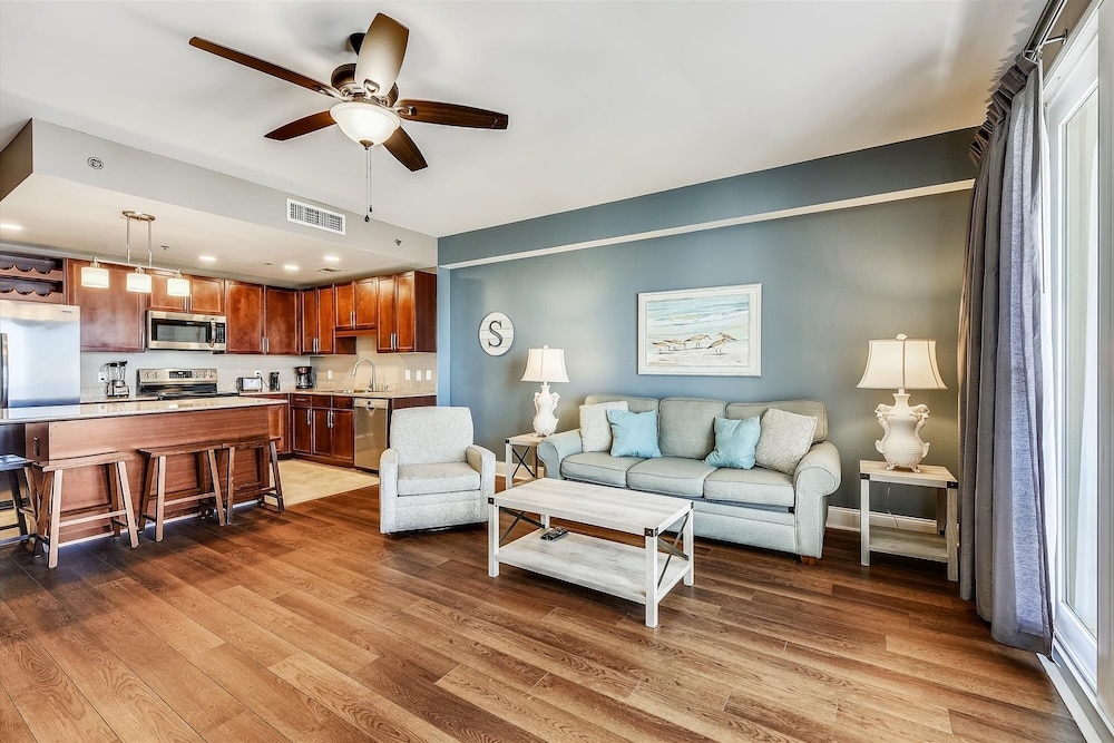 Laketown Wharf 903, Gulf View, Sleeps 6. Free Fun! Updated! 1 Bedroom Condo by RedAwning view 3