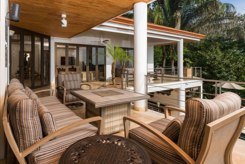 Stunning 7 BR Villa Manuel Antonio Sanctuary