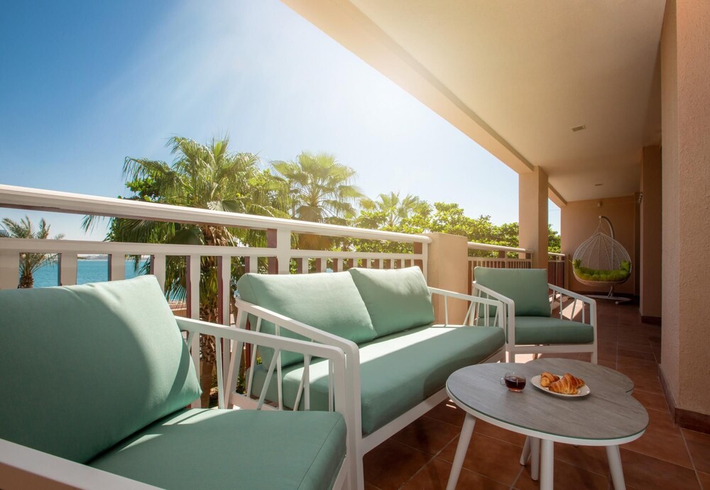 Signature Residence - The Palm Jumeirah - 2 Bedrooms 170 SQM