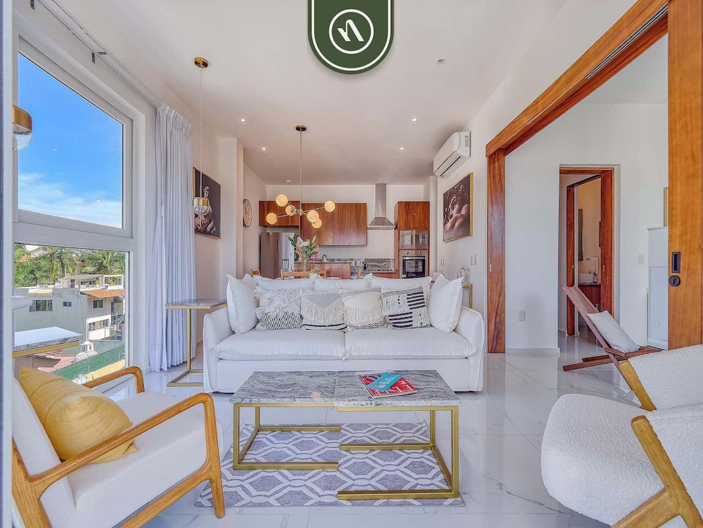 Great Design 1BR Condo - Rooftop Pool