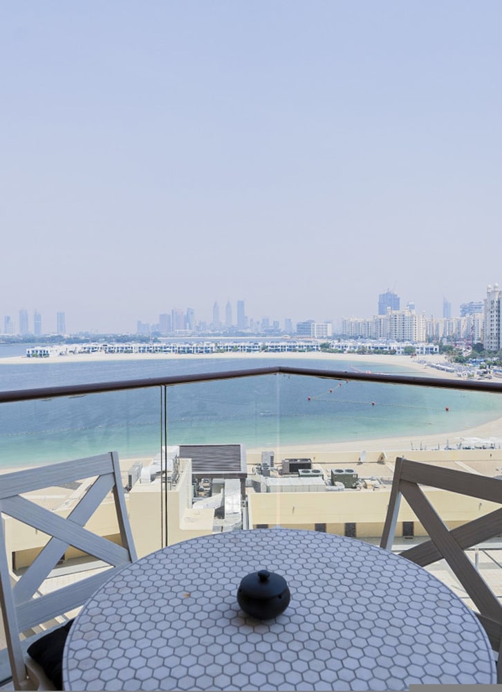 Tiara Residences Stay on the Beach 2 Beds