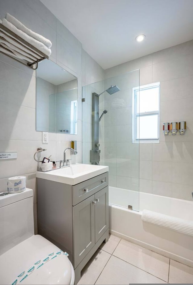 Casa Del Mar Beach Apartment Suite 1