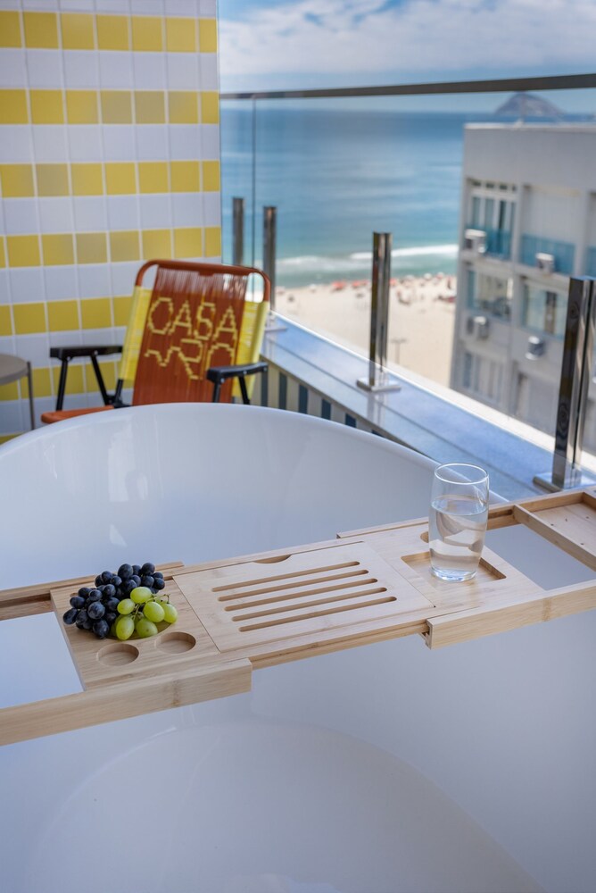 Sea View and Balcony With Bathtub Q4