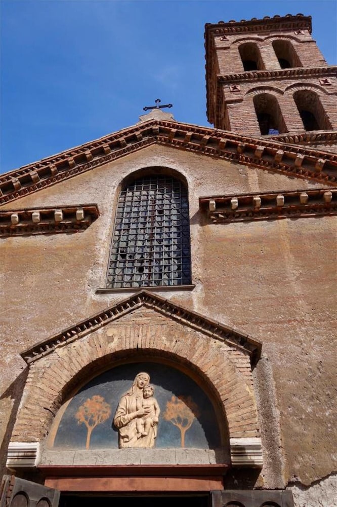 Rome With a Garden Delightful 1 Bedroom Apartment With Private Garden in Historic Trastevere