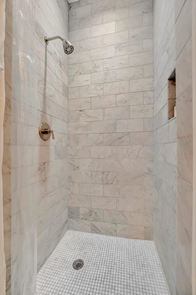 The Royale 2B 4B Luxury Garden Pool Yoga Room