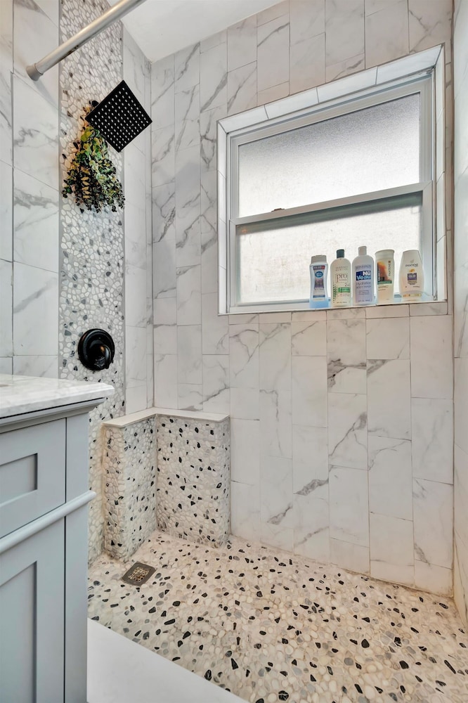 Seashell Suite 1B Pet Friendly Waterfront Dock