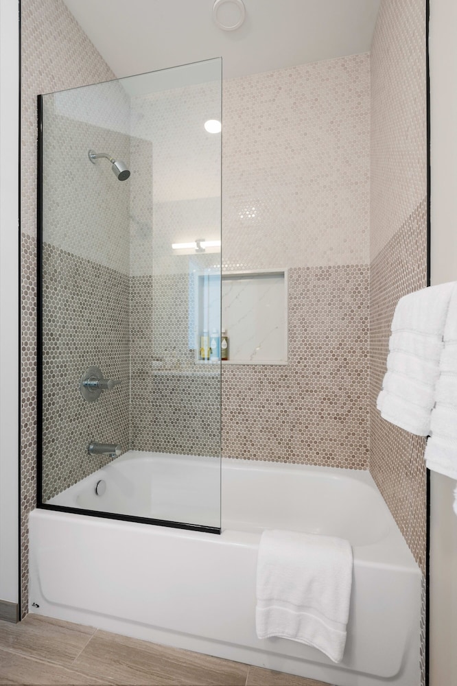 River West 2 Penthouses Skyline Group Comfort