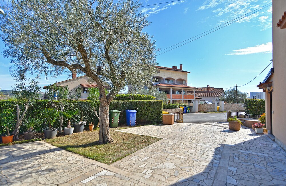 Apartments Pam 379
