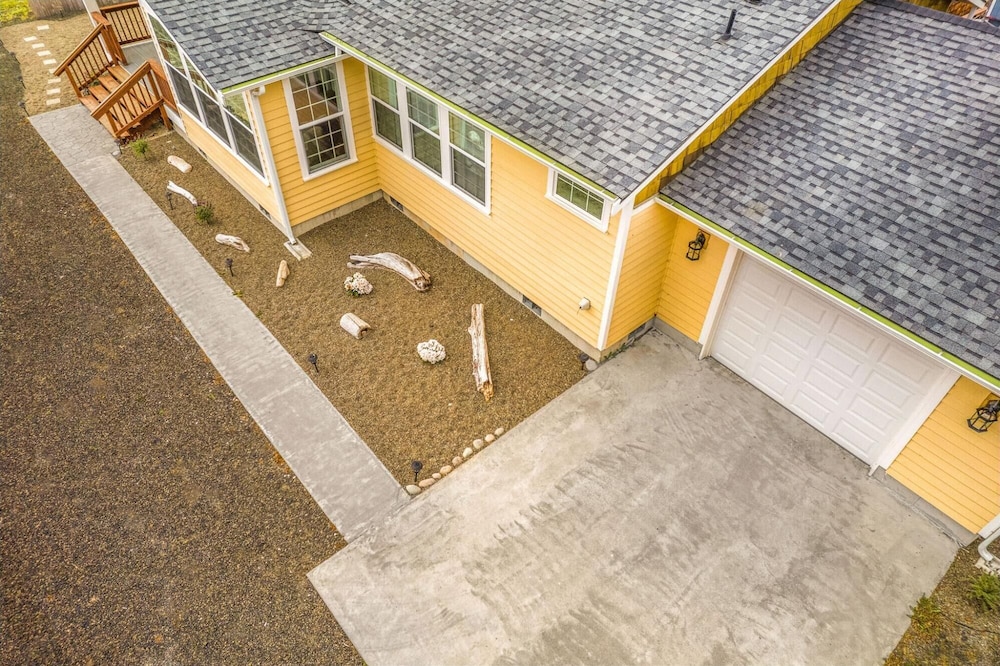 Cobblestone Cottage in Ocean Shores