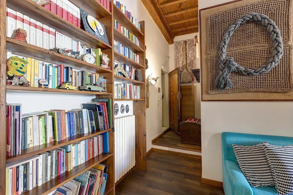 Mezzo 24 in Firenze With 2 Bedrooms and 1 Bathrooms