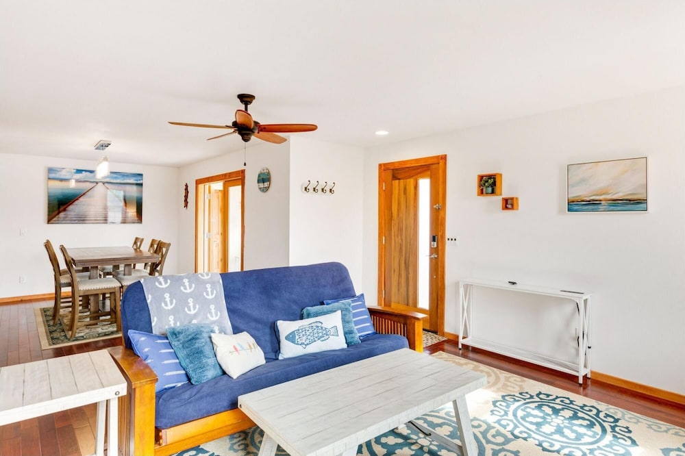 Cobblestone Cottage in Ocean Shores